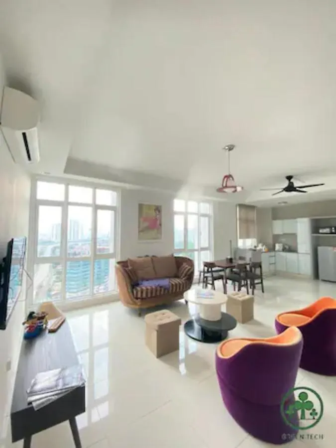 C 13A 08 Homestay At Central Residence At Suria Sungai Besi Kuala Lumpur 0*,  Malaysia